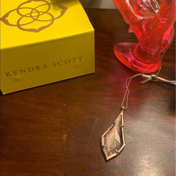 Kendra Scott Jewelry - NWT Kendra Scott Olivia Necklace
